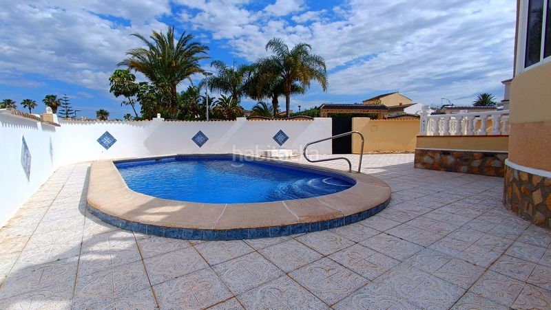 Foto 86d30cb8-4421-40e6-bd37-f231b7c1f2ab. Casa amb piscina a Benijófar