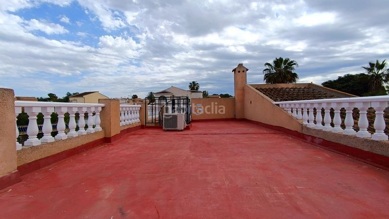 Foto d5315999-1105-4a63-9aa0-6fba1f8abd85. Casa amb piscina a Benijófar