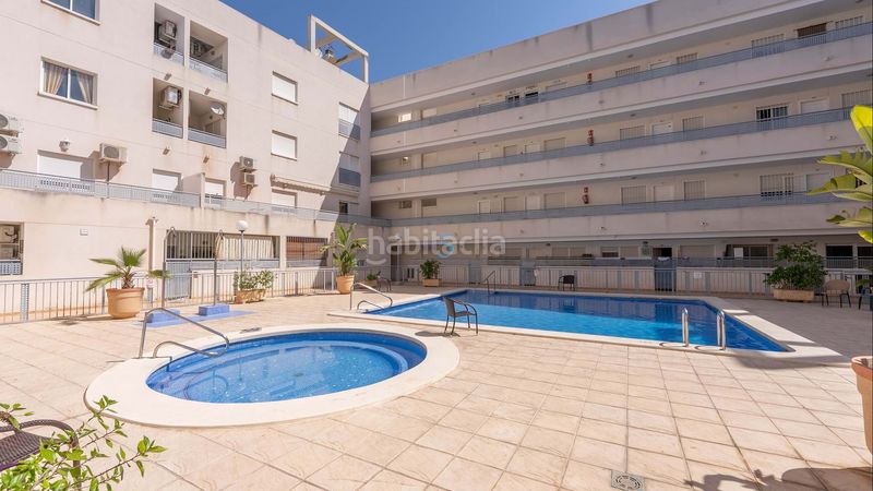 Foto ed4e6f81-e705-4faa-8a54-72bea1b75ec1. Pis amb piscina a Almoradí