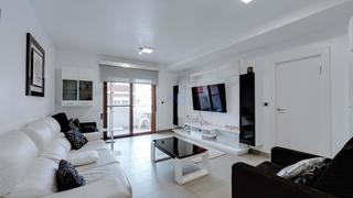 Appartement  Av. diego ramírez pastor. Este impresionante apartamento de tres dormitorios y dos baños e
