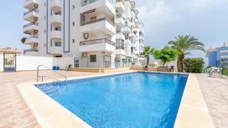 Duplex  Calle aquiles. 5 real estate se complace en ofrecer este ático dúplex renovado
