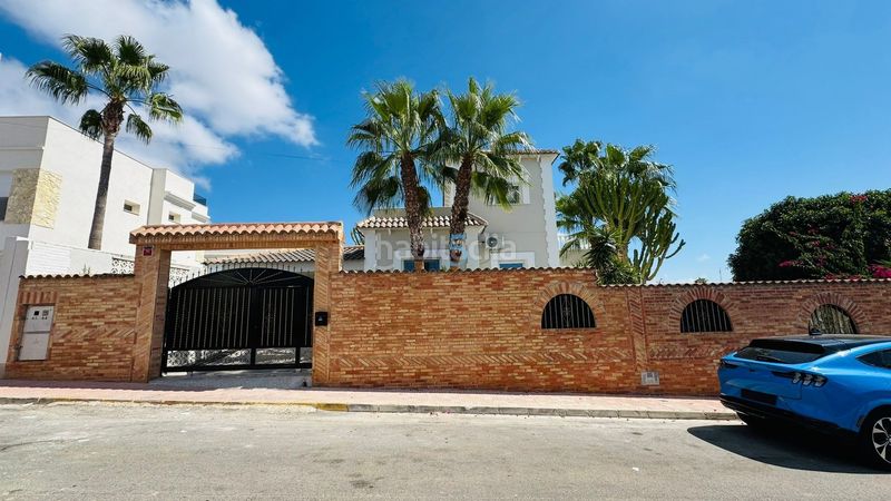 Foto d8420541-0c30-4775-aae4-1e6d6044d37c. Casa amb piscina a Playa Flamenca Orihuela