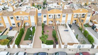 Pis a Montesinos (Los). Fantástico apartamento en terraza de 2 dormitorios en la planta