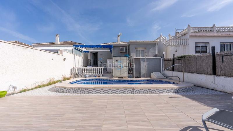 Foto bfe921db-5126-4518-8dfa-659df87def9d. Casa en Zona Carrefour - Urbanizaciones Torrevieja