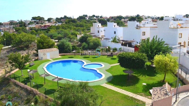 Foto d56a79fa-7751-4fb8-8fd1-002d0f3a8c67. Casa amb piscina a La Florida Orihuela
