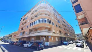 Flat in Antonio Machado. Apartamento renovado y luminoso en torrevieja con 2 dormitorios,