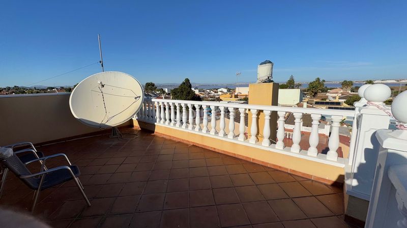 Foto a9e25881-0ab3-483f-be46-9bea32185450. Casa amb piscina a Los Balcones-Los Altos Torrevieja