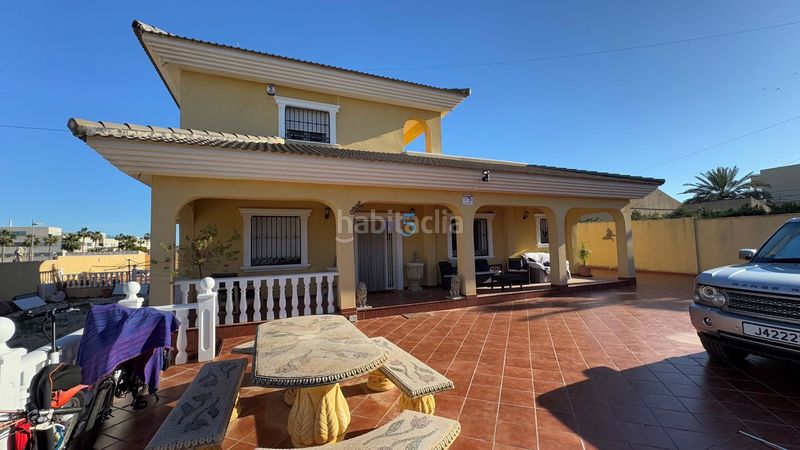 Foto bae0464b-7350-46e0-a135-f96924e7ba61. Casa amb piscina a Los Balcones-Los Altos Torrevieja