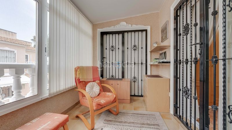 Foto 5a94e589-12aa-4aef-b310-6c93f59a247b. Casa adosada esta fabulosa casa cuádruple completamente amueblada de dos dormitorios y dos baños está situada en la popular zona de la zenia, c en Orihuela