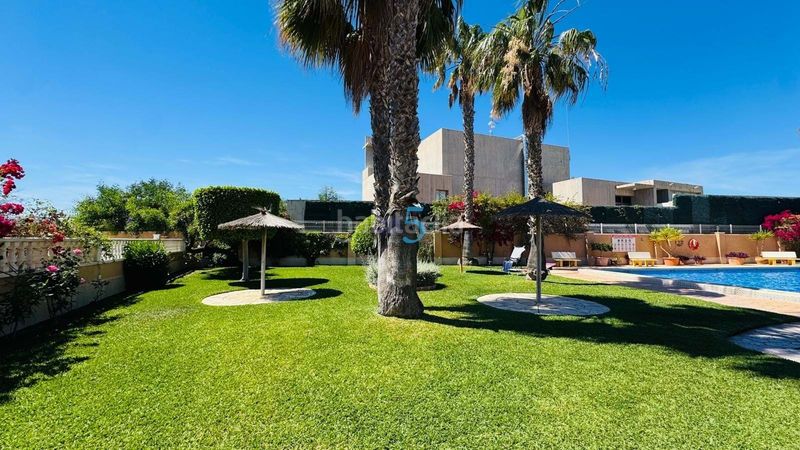 Foto de4759f6-8e71-49cb-b76b-ba178126887e. Casa adosada esta fabulosa casa cuádruple completamente amueblada de dos dormitorios y dos baños está situada en la popular zona de la zenia, c en Orihuela