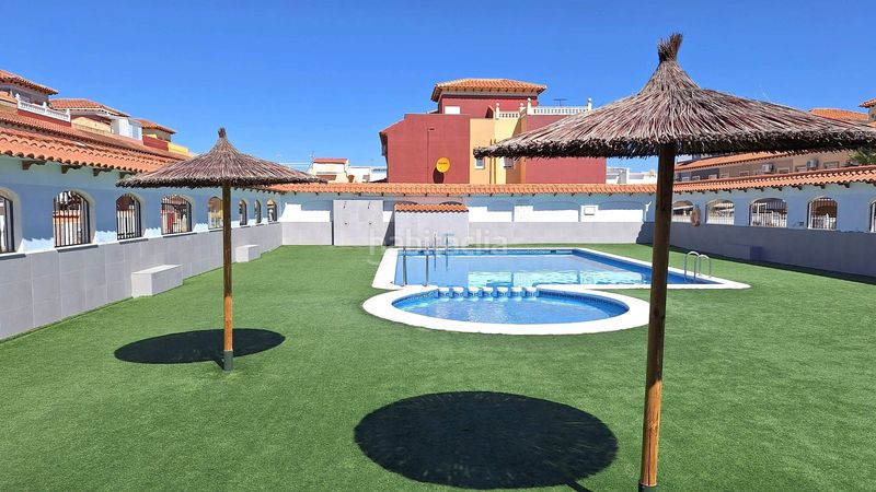 Foto d5a59fe2-cb98-48fe-9a39-97ba0cc33769. Casa amb piscina a Zona Carrefour - Urbanizaciones Torrevieja