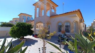 Maison à Algorfa. Villa independiente modernizada de 2 dormitorios con parcela esp