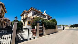 Casa adossada a La Regia