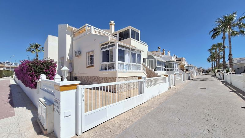 Foto a6332019-b154-453b-a15c-897198c5d5d5. Casa amb aparcament piscina a Playa Flamenca Orihuela