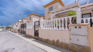 Casa adossada a Villamartín-Las Filipinas. Ubicada en el codiciado complejo brisas y golf en el corazón de