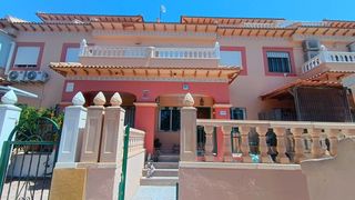 Casa adossada a Zona Carrefour - Urbanizaciones. Casa adosada de 2 habitaciones totalmente renovada con solario p