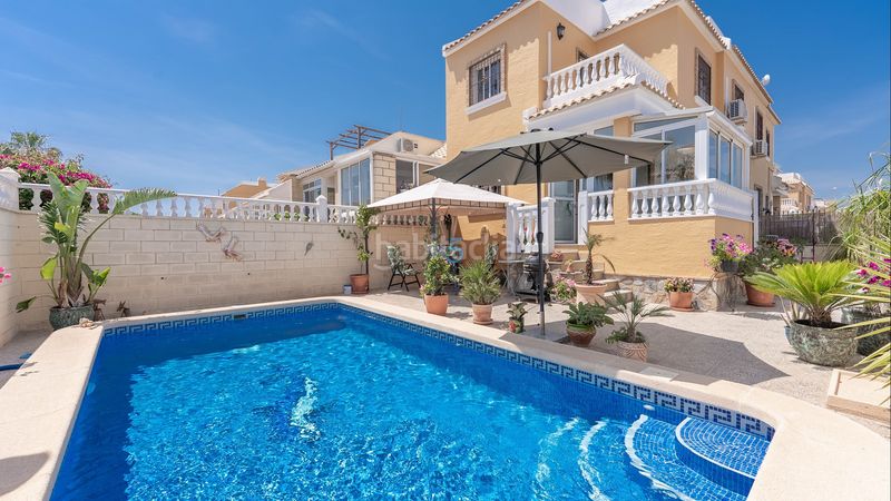 Foto b37371de-4eab-4a27-a3aa-392ea250073c. Casa amb calefacció piscina a Rojales
