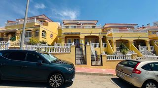 Reihenhaus in Villamartín-Las Filipinas