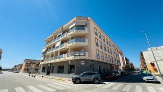 Piso en Almoradí. Este precioso apartamento de tres dormitorios en la última plant