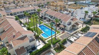 Maison jumelée à Lo Marabú. Fantástica casa adosada de 3 habitaciones con acceso directo a l