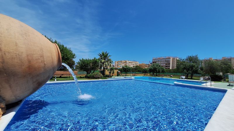 Foto d3981ce1-ae3e-470e-9d95-d8770dfce718. Pis amb aparcament piscina a Torreblanca Torrevieja