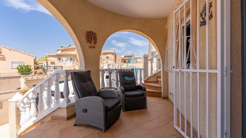 Foto b03aca9f-fa43-4a88-99a3-d5fbff8e85ed. Casa amb calefacció piscina a Centro de la Ciudad Quesada Rojales
