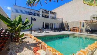 Casa a Desamparados - Hurchillo - Torremendo. Impresionante villa ecológica renovada de 5 dormitorios con pisc
