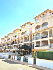Pis a Islas Menores-Mar de Cristal. Apartamento de 2 dormitorios y 1 baño en la planta baja con pisc