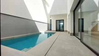 Maison  Calle maestral nº. Impresionante villa moderna de 3 dormitorios y 3 baños en san pe