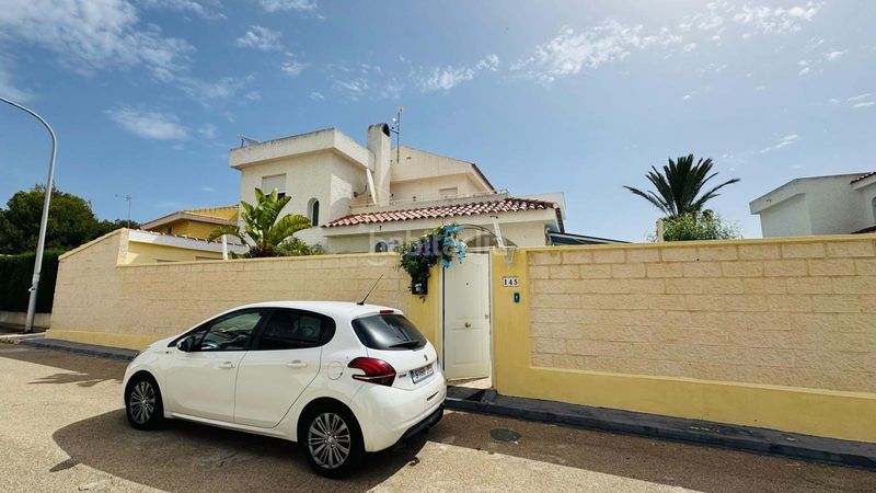 Foto 3fe36712-2c08-4500-815a-d95090e01228. Casa amb piscina a Campoamor Orihuela