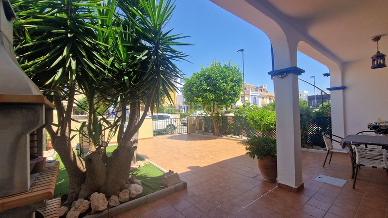 Foto e97c0c5d-85bf-450c-babf-e96337c57d6d. Casa adossada amb calefacció aparcament piscina a San Javier