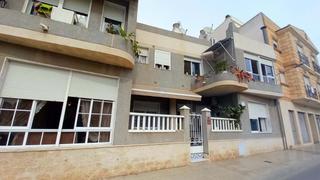 Appartement  Calle joaquin gonzalez. Este apartamento en planta baja ofrece tres dormitorios dobles y