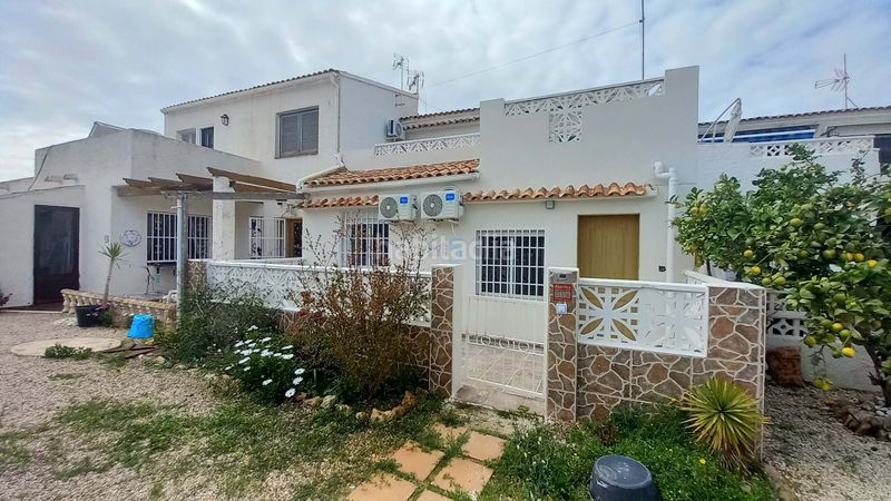 Foto 08753b35-628a-4a9e-81be-d150a5d4f233. Casa adossada amb calefacció a Zona Carrefour - Urbanizaciones Torrevieja