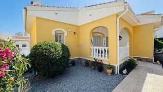 Haus in Rojales. Esta impresionante villa independiente de tres dormitorios y dos