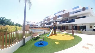 Pis a Pilar de la Horadada Ciudad. Apartamento moderno y luminoso de 2 dormitorios y 2 baños, en la