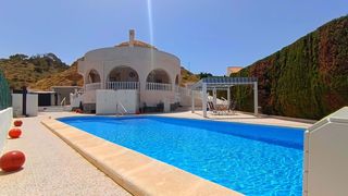 Haus in Rojales. Impresionante villa independiente reformada de golf front line d