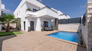 Casa a Desamparados - Hurchillo - Torremendo. Esta impresionante villa de tres dormitorios y tres baños está s