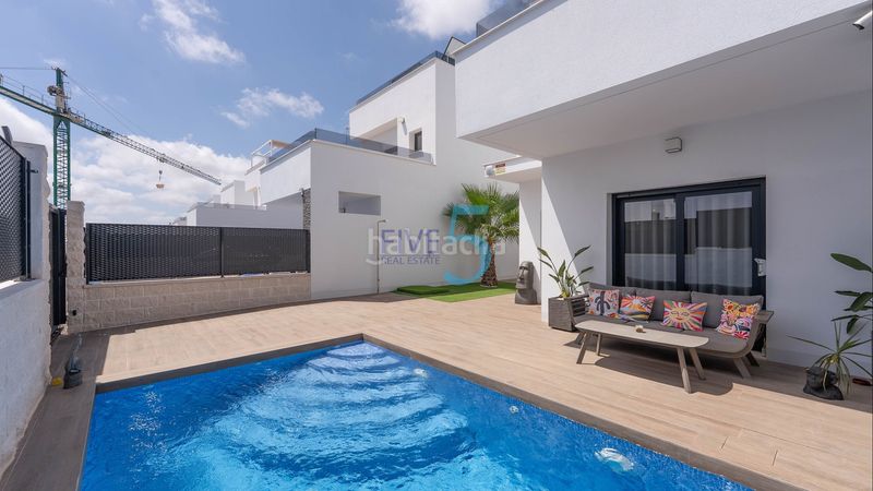 Foto ebff37f8-4c70-459a-9fa2-2ce26f9499c9. Casa amb aparcament piscina a Desamparados - Hurchillo - Torremendo Orihuela