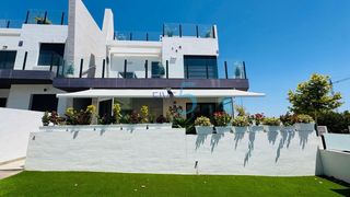 Pis a Gran Vista-Olivo de Oro. Este impresionante apartamento de dos dormitorios y dos baños en