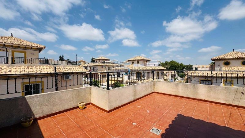 Foto 867d2be8-0945-4a76-8d6f-328c33e61fea. Reihenhaus mit pool in Villamartín-Las Filipinas Orihuela