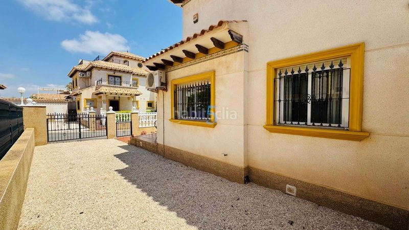 Foto eaa29bc3-6855-47c1-a120-4d619bc05e48. Reihenhaus mit pool in Villamartín-Las Filipinas Orihuela