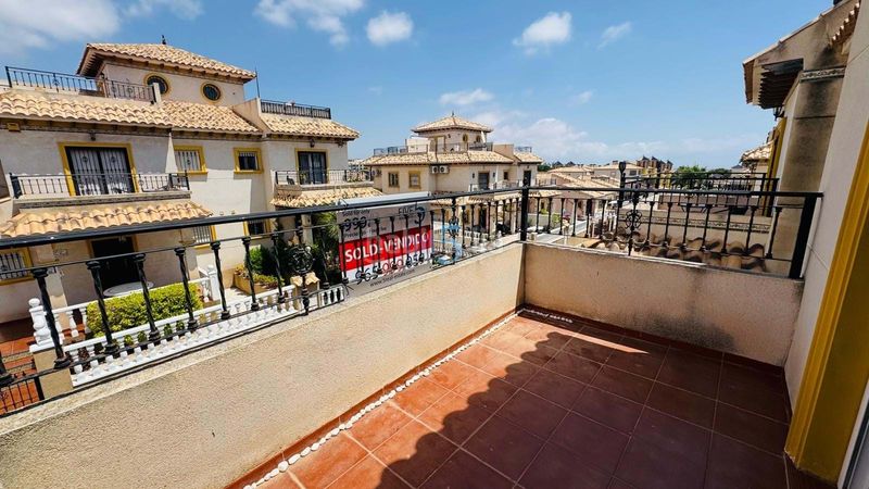 Foto f6ea7395-d80c-4931-a8e5-e84ceafea815. Reihenhaus mit pool in Villamartín-Las Filipinas Orihuela