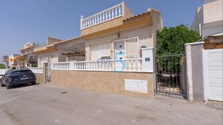 Casa in Centro de la Ciudad Quesada. Villa independiente de 3 dormitorios orientada al sur con solari