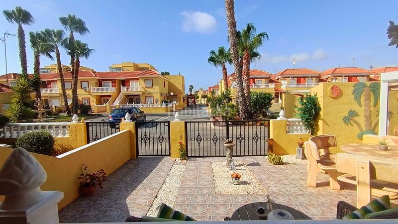 Foto 4062bd66-521f-41e2-9e25-5aba7914587e. Casa amb calefacció aparcament piscina a Zona Carrefour - Urbanizaciones Torrevieja