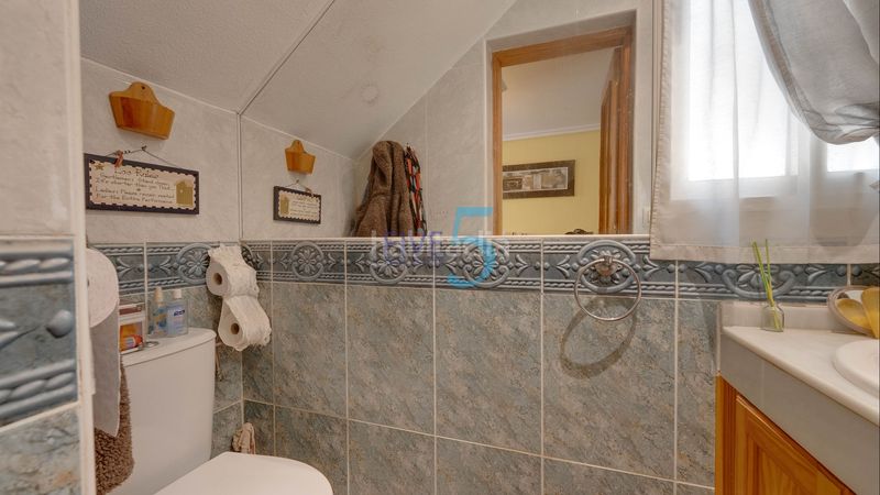 Foto 996e2779-ed3c-4559-97c0-dd5b29bc5a17. Casa amb calefacció aparcament piscina a Zona Carrefour - Urbanizaciones Torrevieja