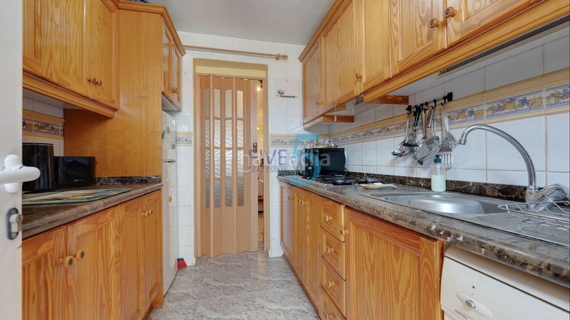 Foto d2ea68c5-26a7-4f10-9946-734a0803ed65. Casa amb calefacció aparcament piscina a Zona Carrefour - Urbanizaciones Torrevieja