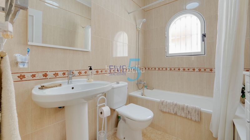 Foto 7a205d35-7094-417d-b268-6259500d3210. Casa amb calefacció piscina a Algorfa