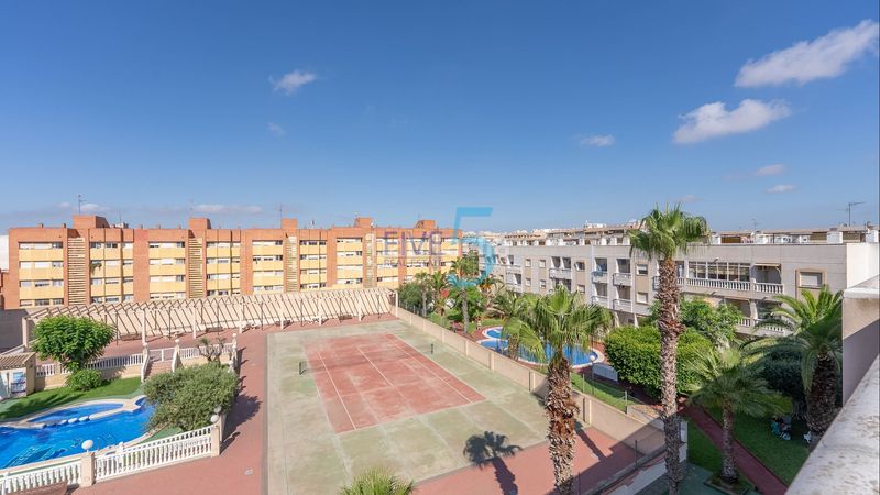 Foto 09564511-2563-4d14-8c58-25615b17b995. Estudi amb piscina a Antonio Machado Torrevieja