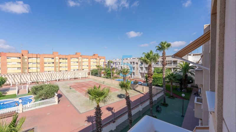 Foto 5eee8395-0292-4208-961a-d60bd625db0b. Estudi amb piscina a Antonio Machado Torrevieja