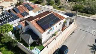 Casa in San Fulgencio. Sostenibilidad, espacio y creatividad! villa independiente autos